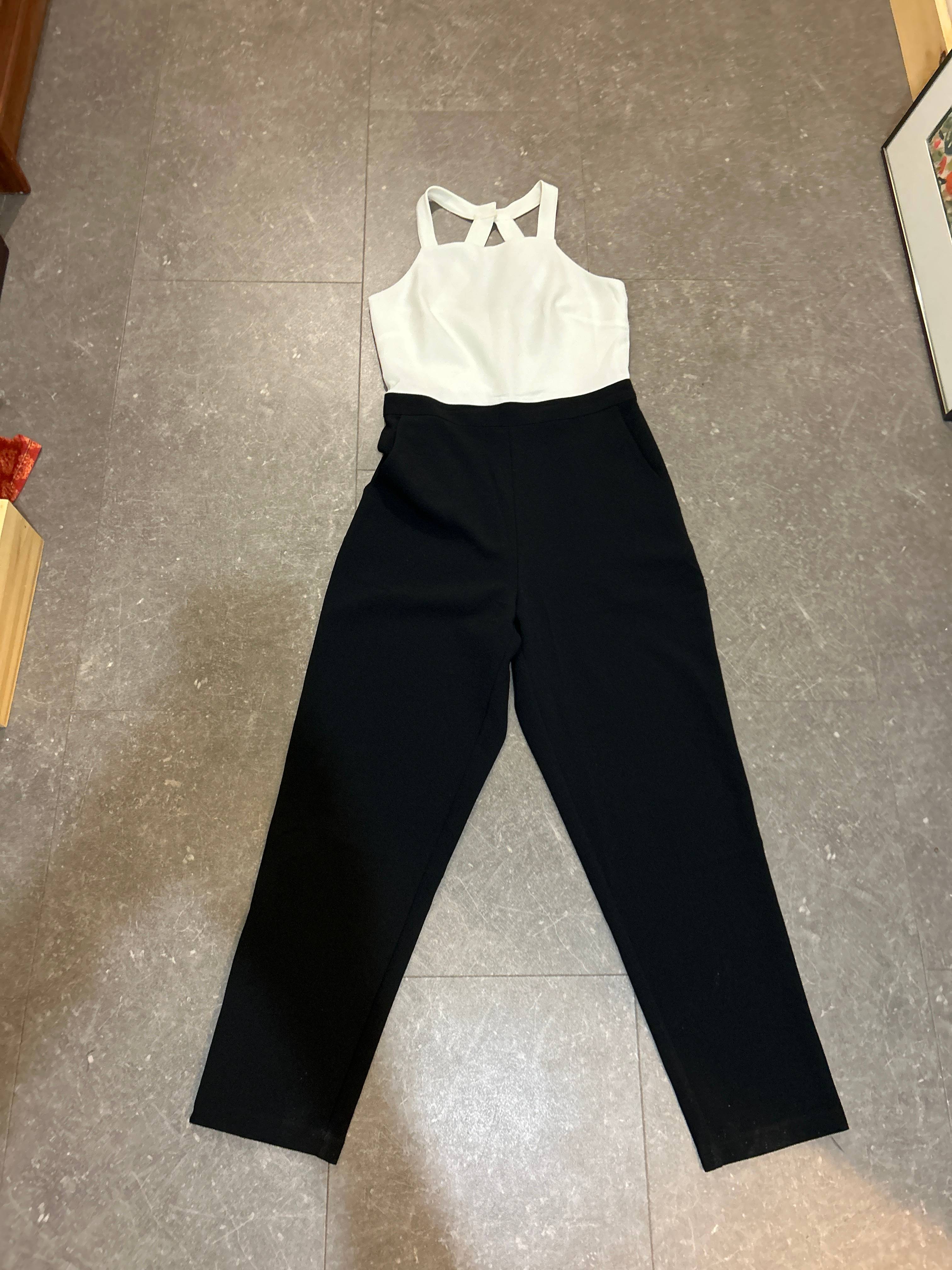 Combinaison Vince Camuto noire et blanche - photo originale