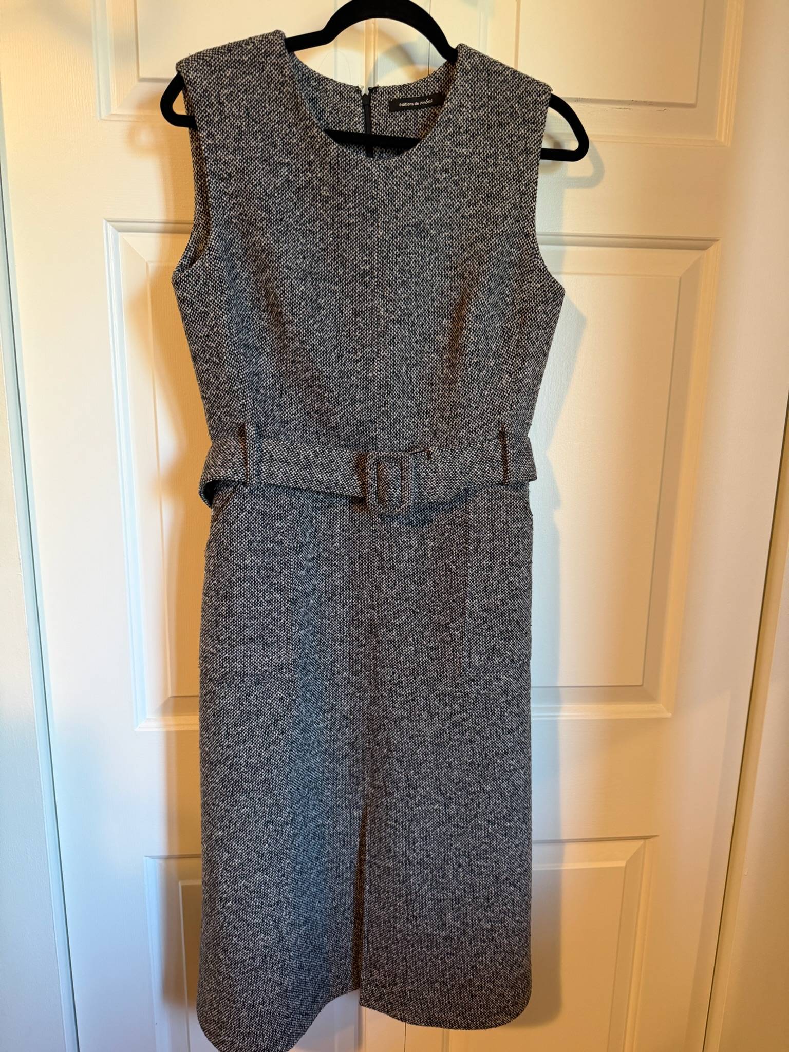 Robe laine éditions de robes grise et noire - photo originale
