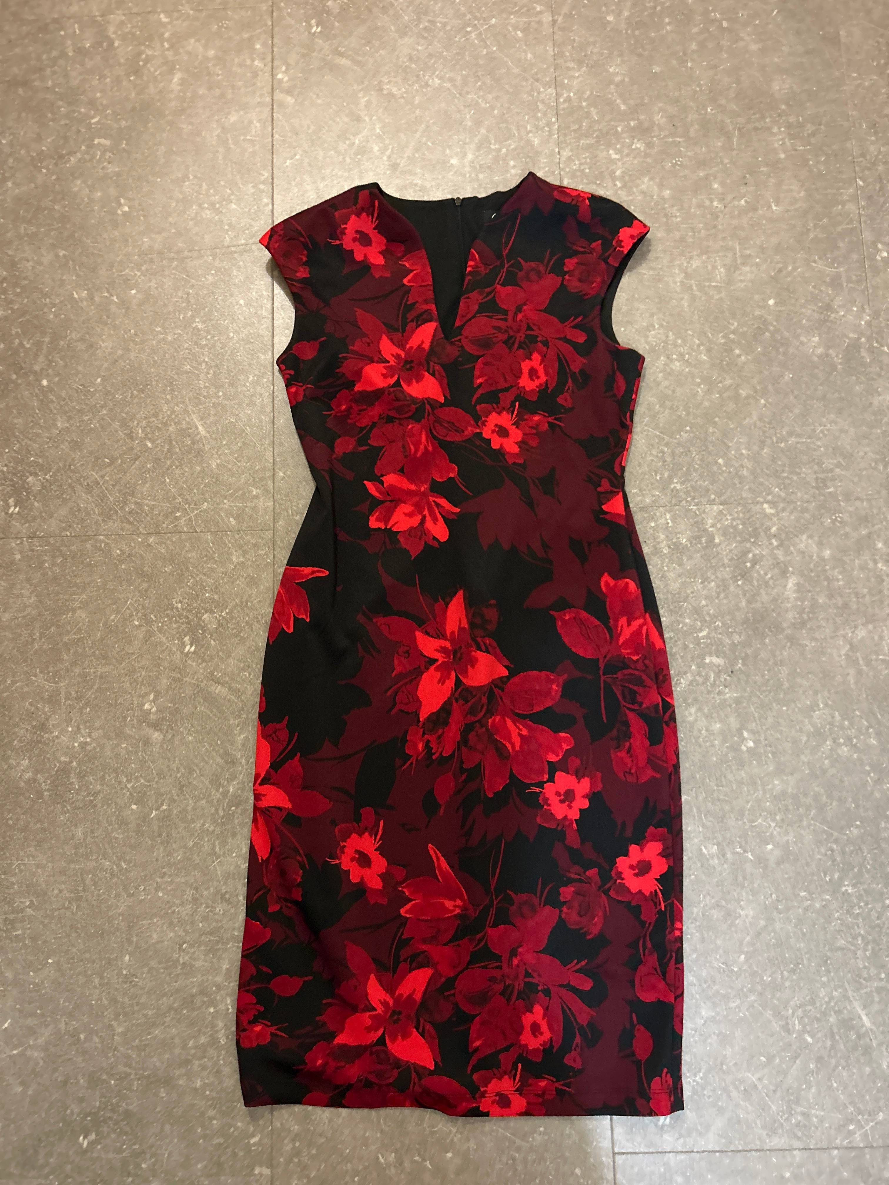 Robe à fleurs Connected Apparel noire et rouge - photo originale