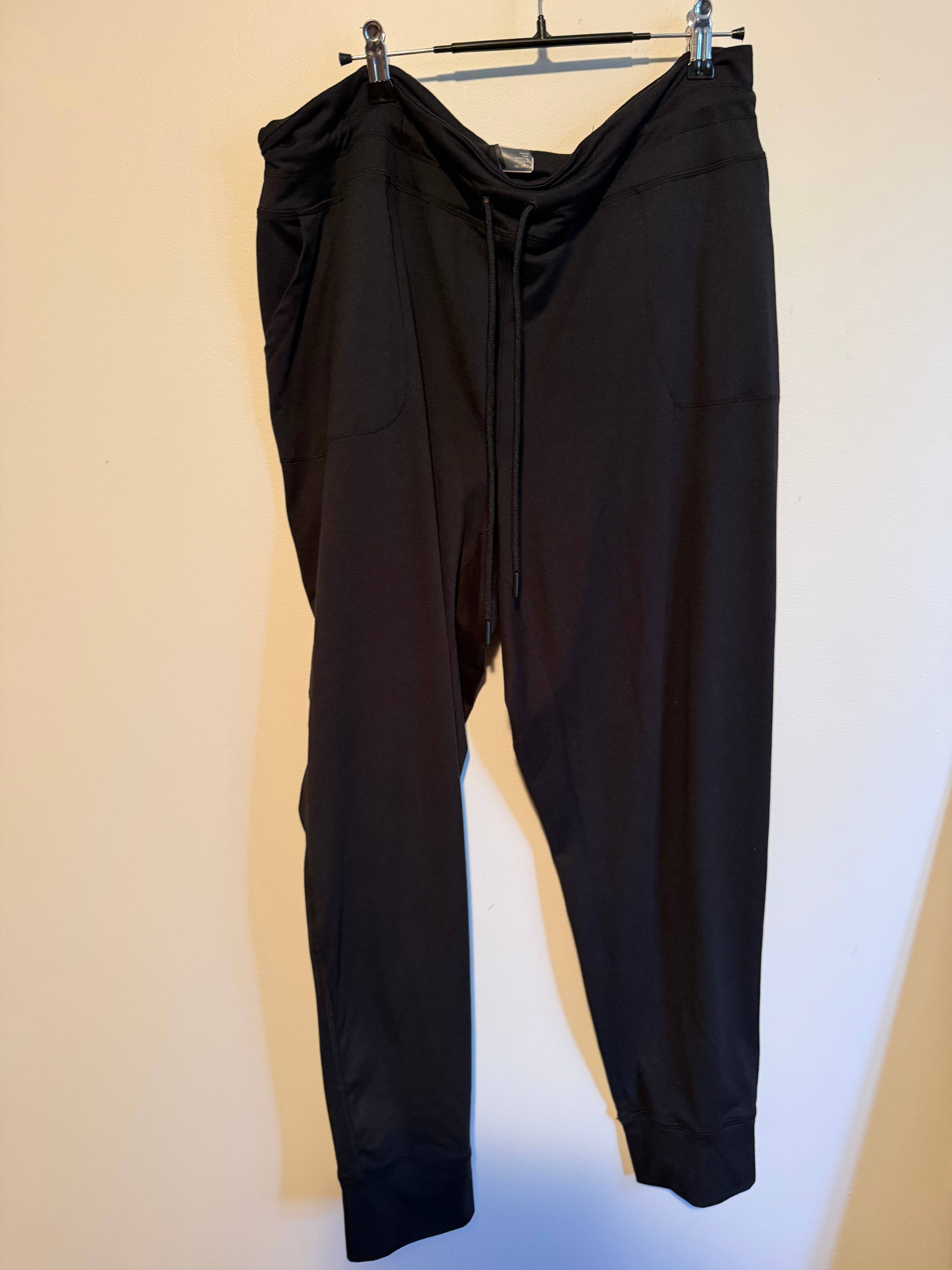 Pantalon noir en polyester - photo originale