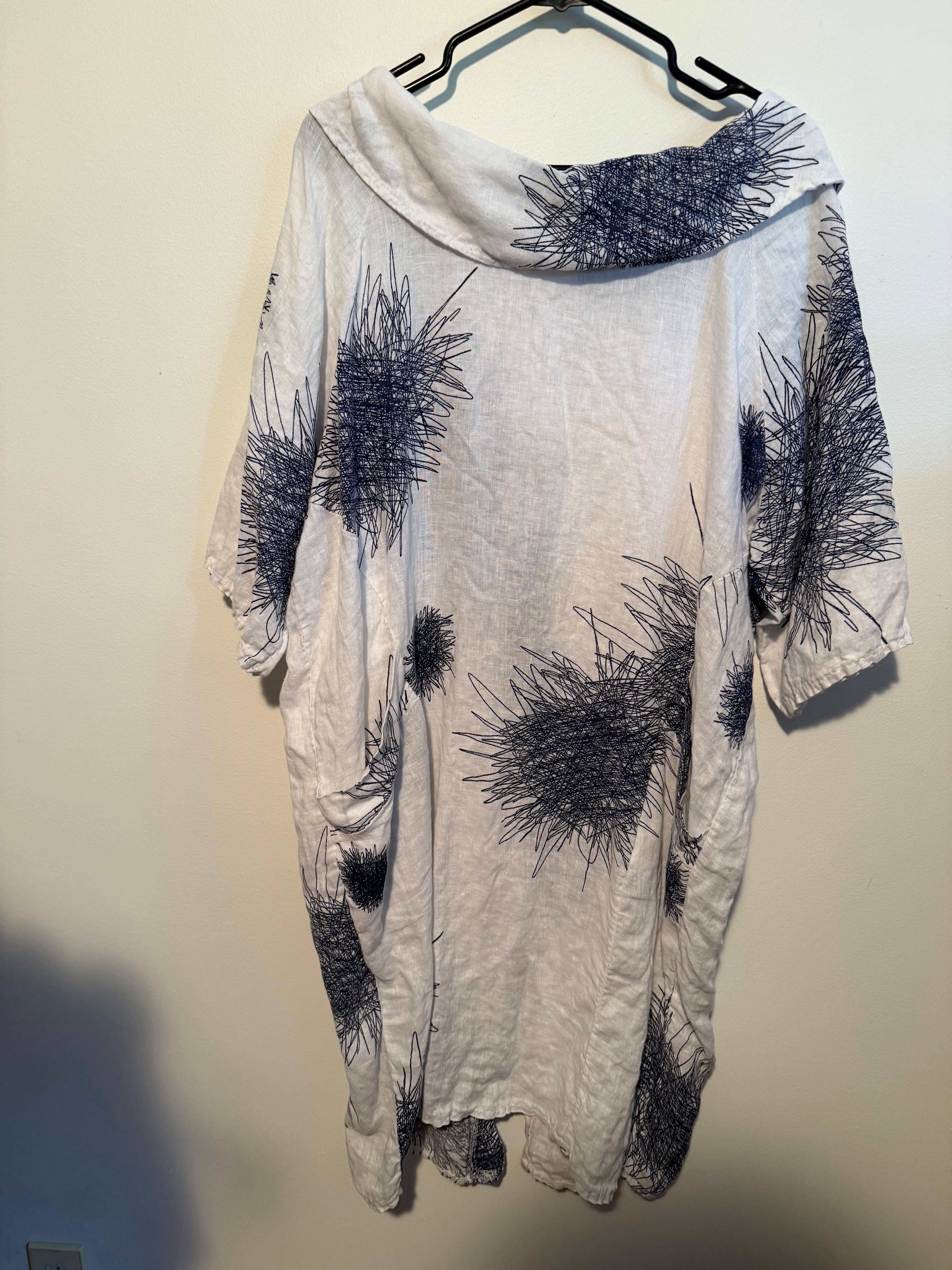 Robe en lin à motifs abstraits - photo originale