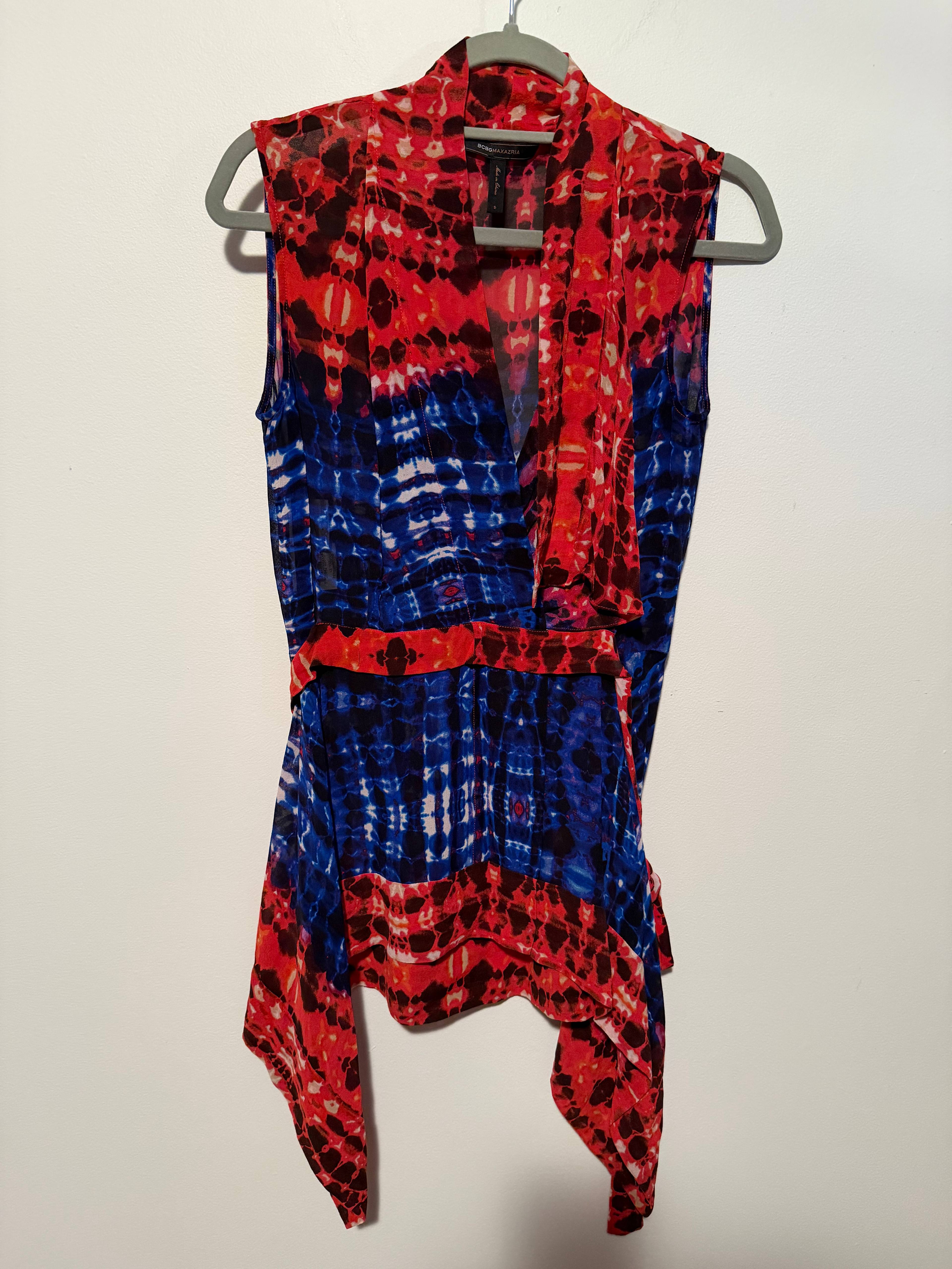 Haut BCBGMAXAZRIA rouge à motif - photo originale