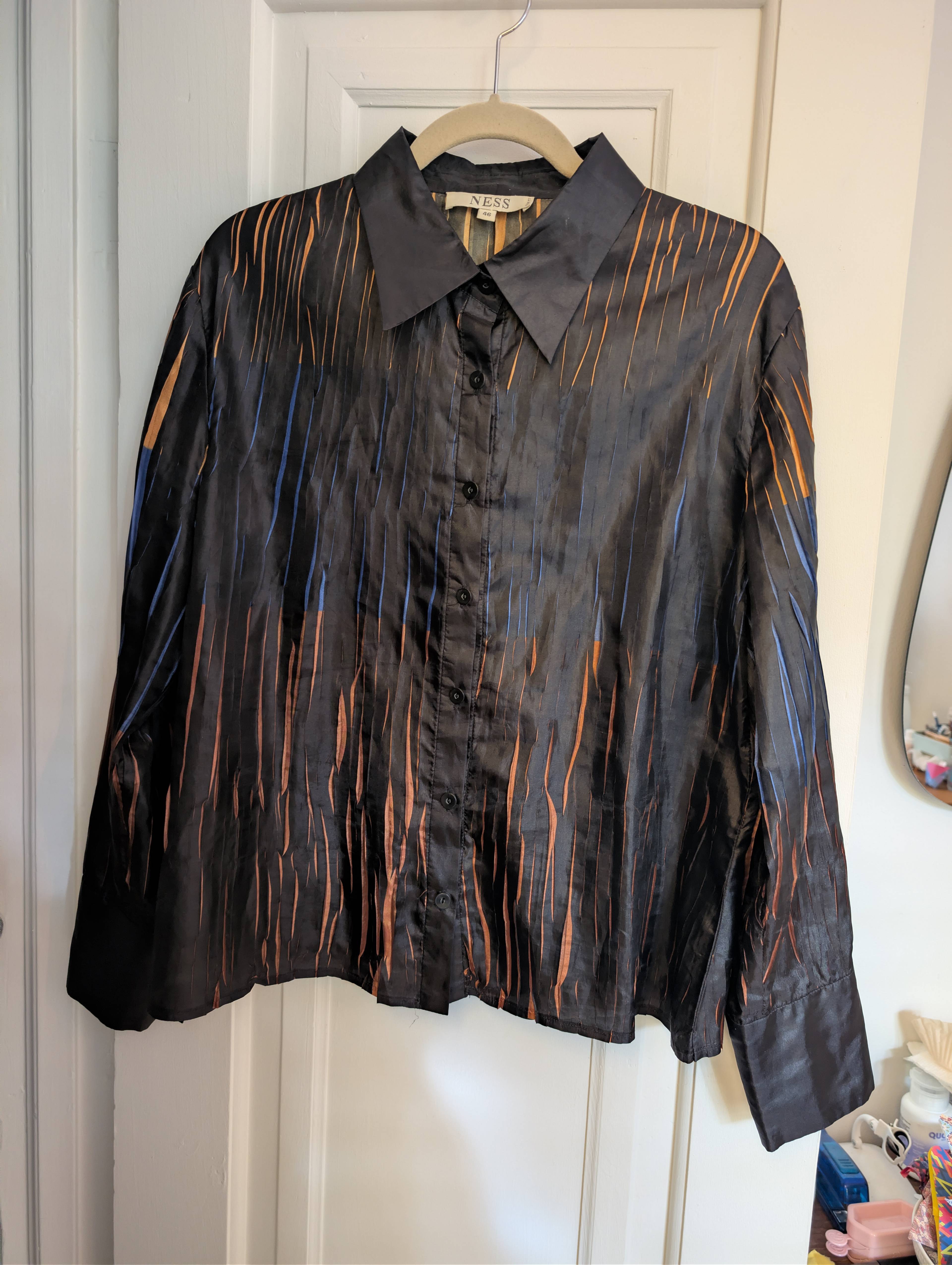 Chemise graphique NESS noire - photo originale