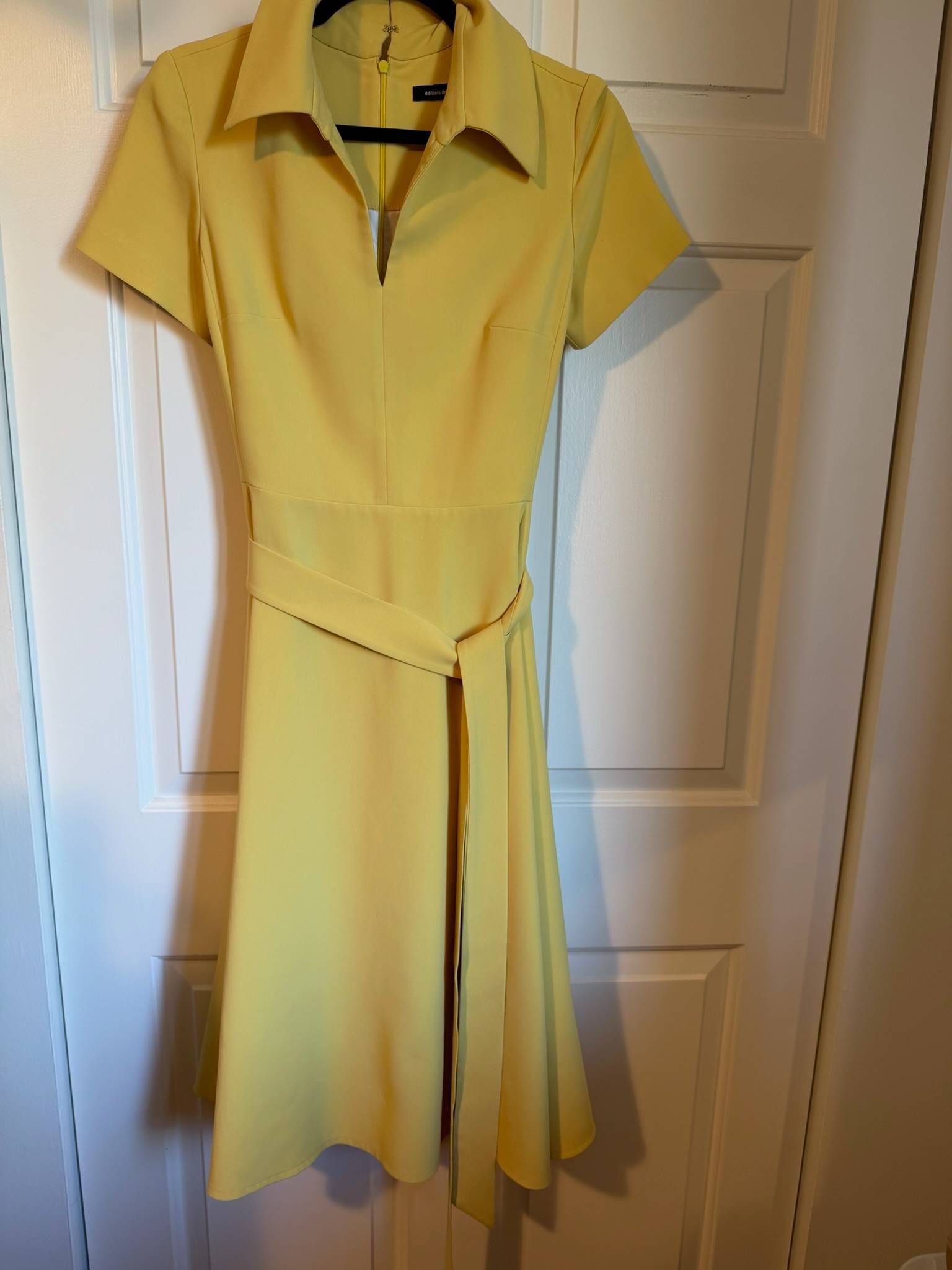 Robe Editions de Robes jaune - photo originale