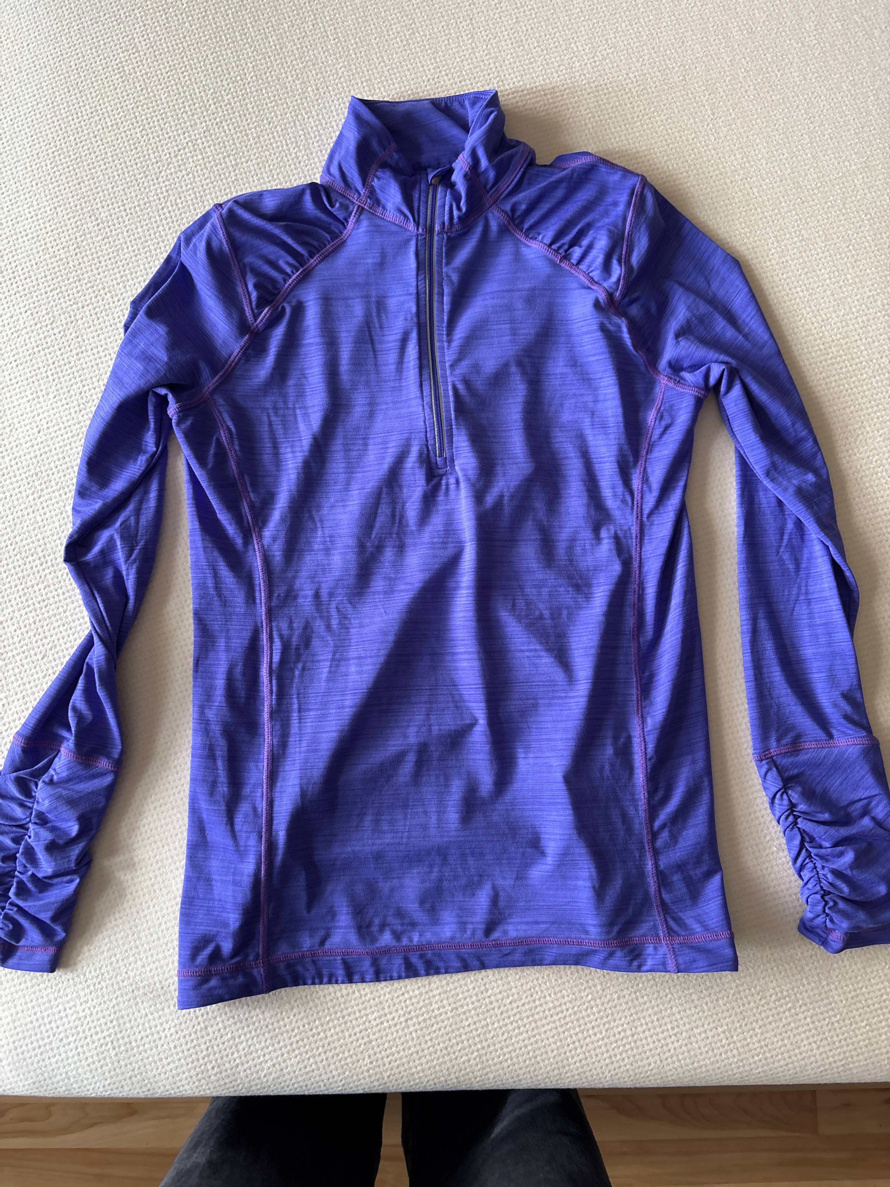 Haut sport Kirkland Signature violet - photo originale
