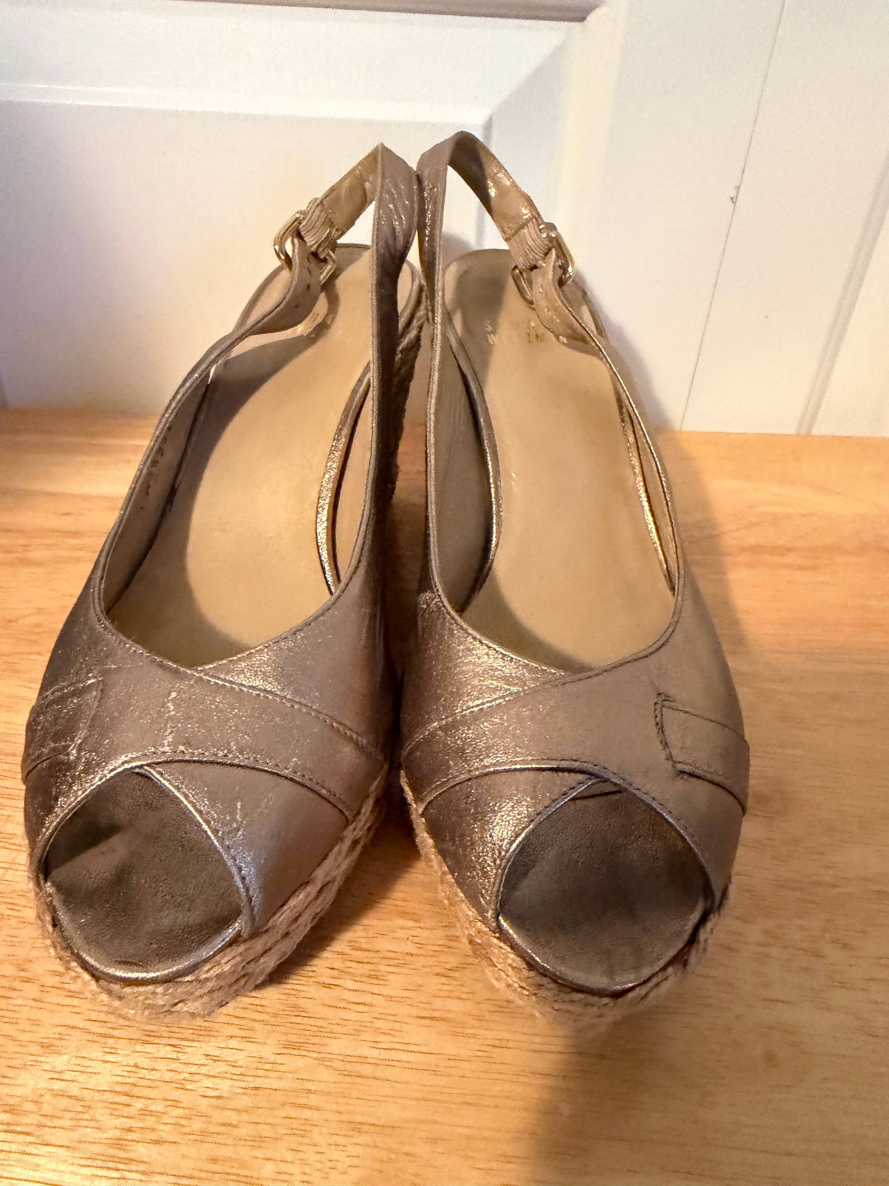 Sandales compensées Stuart Weitzman beige - photo originale
