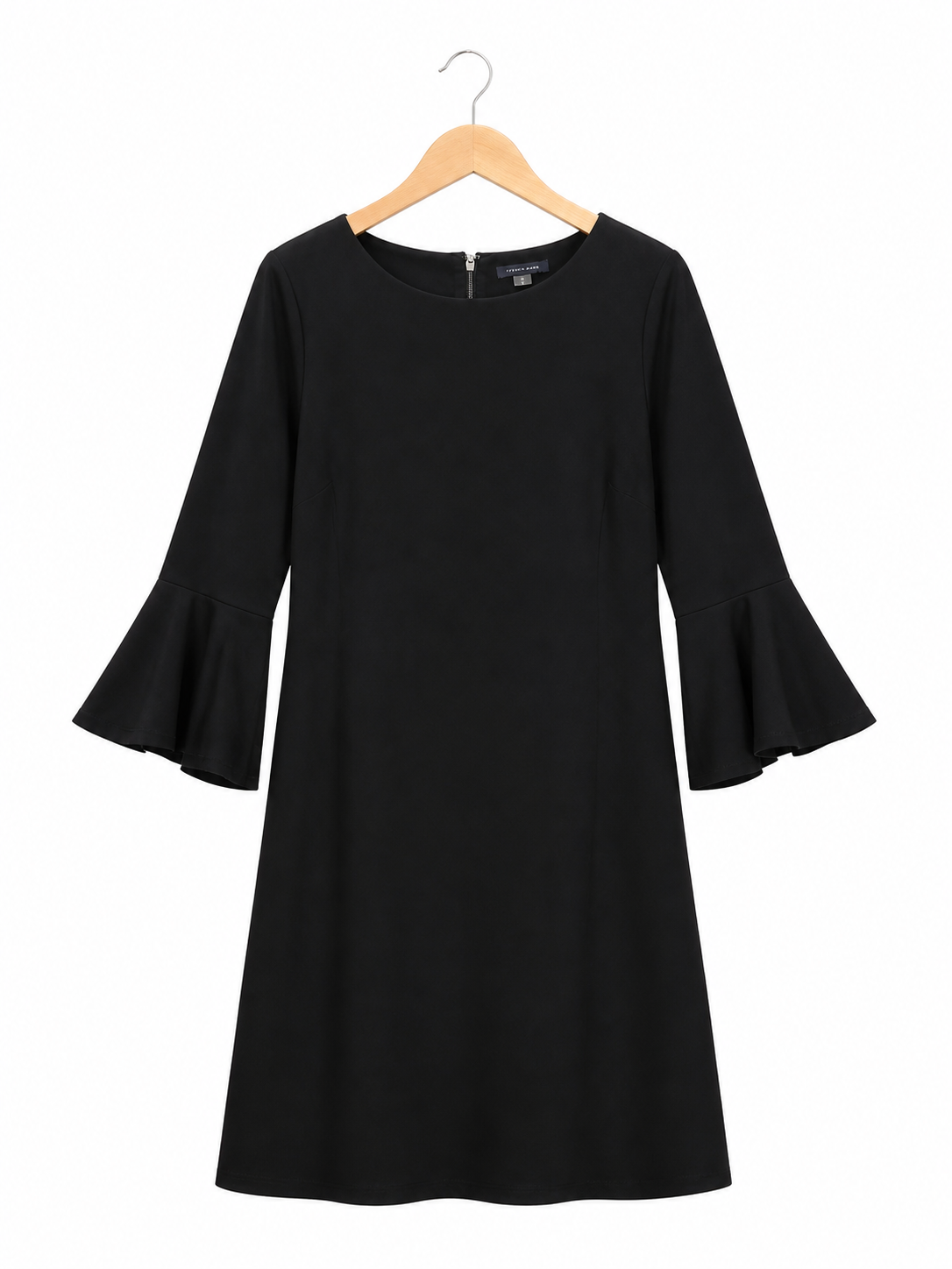 Robe noire Tommy Hilfiger - image générée par IA