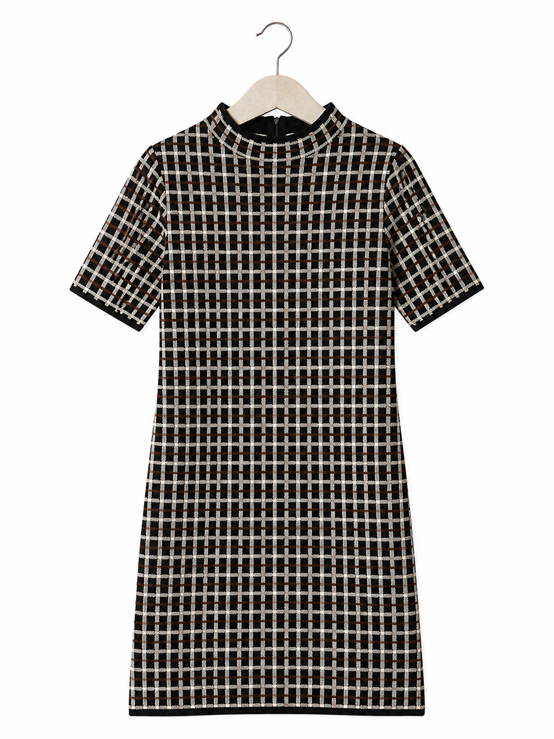 Robe quadrillée Nicole Miller noire - image générée par IA