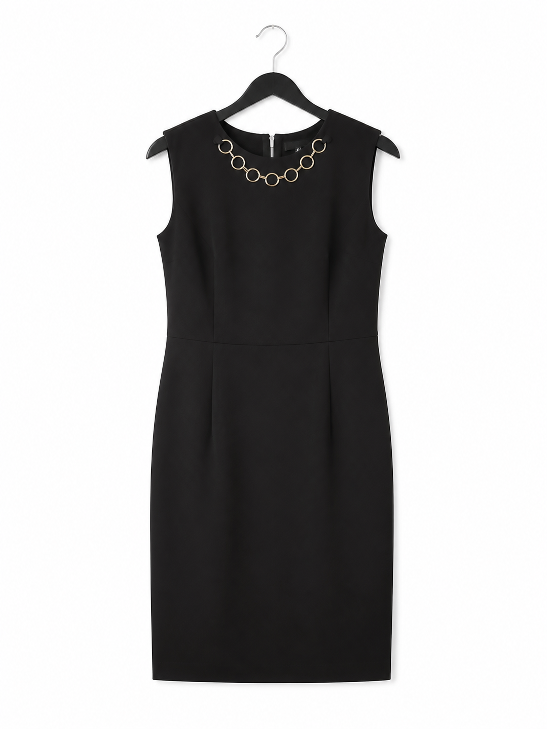 Robe noire élégante Calvin Klein - image générée par IA