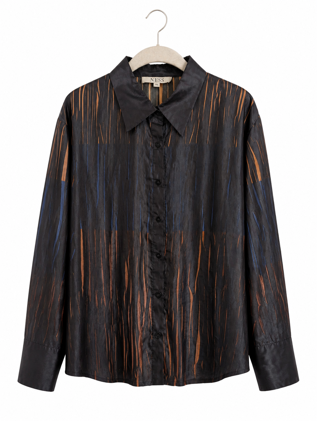 Chemise graphique NESS noire - image générée par IA