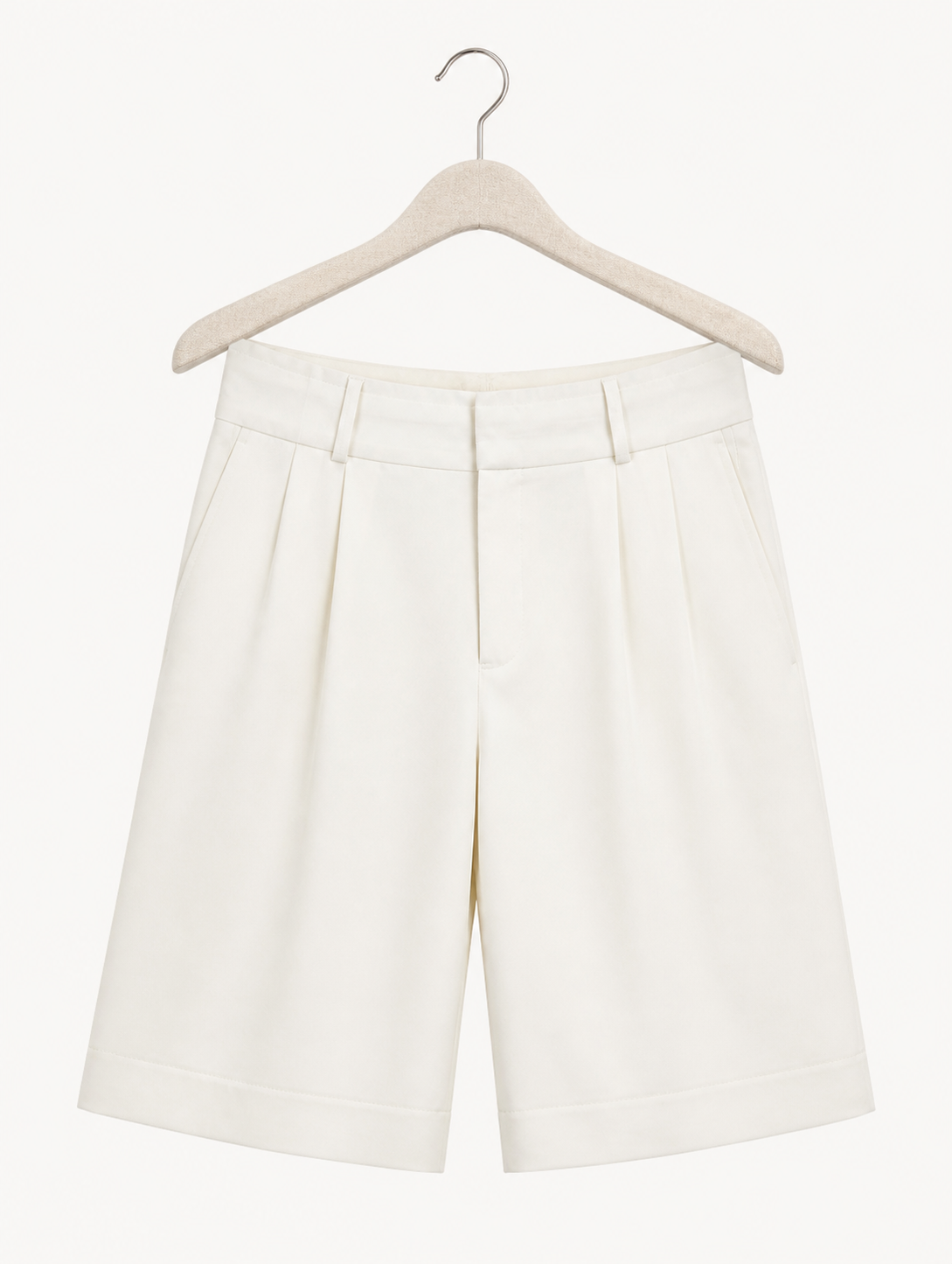 Short bermuda blanc Banana Republic - image générée par IA
