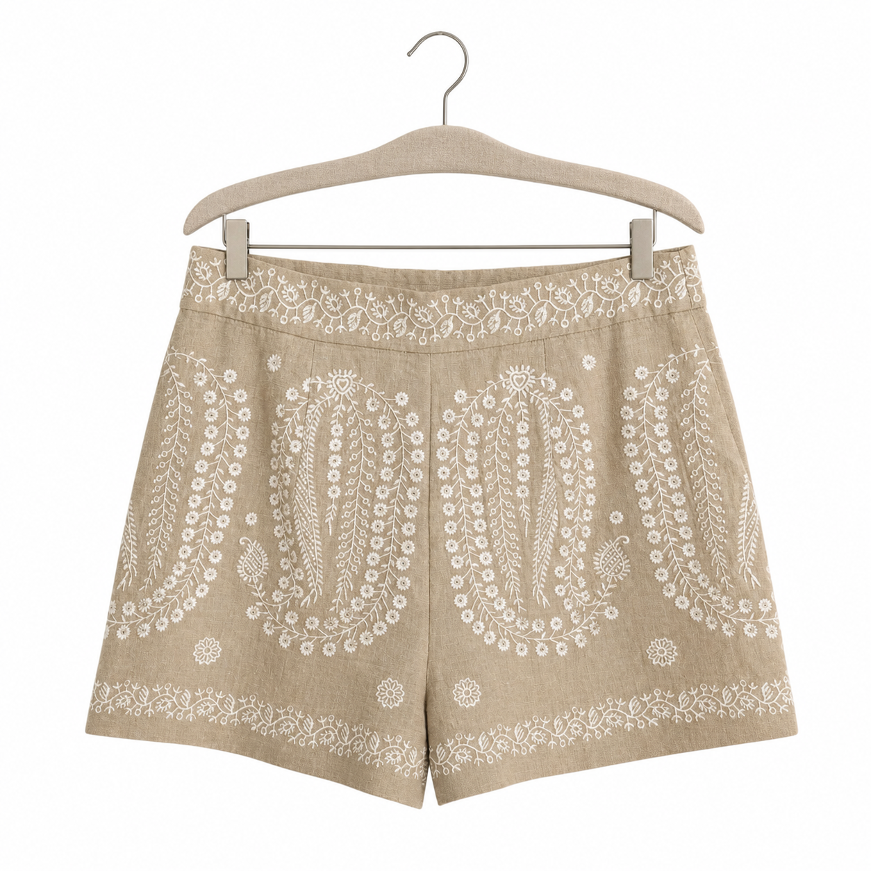Short 100% Lin brodé beige Zara - image générée par IA