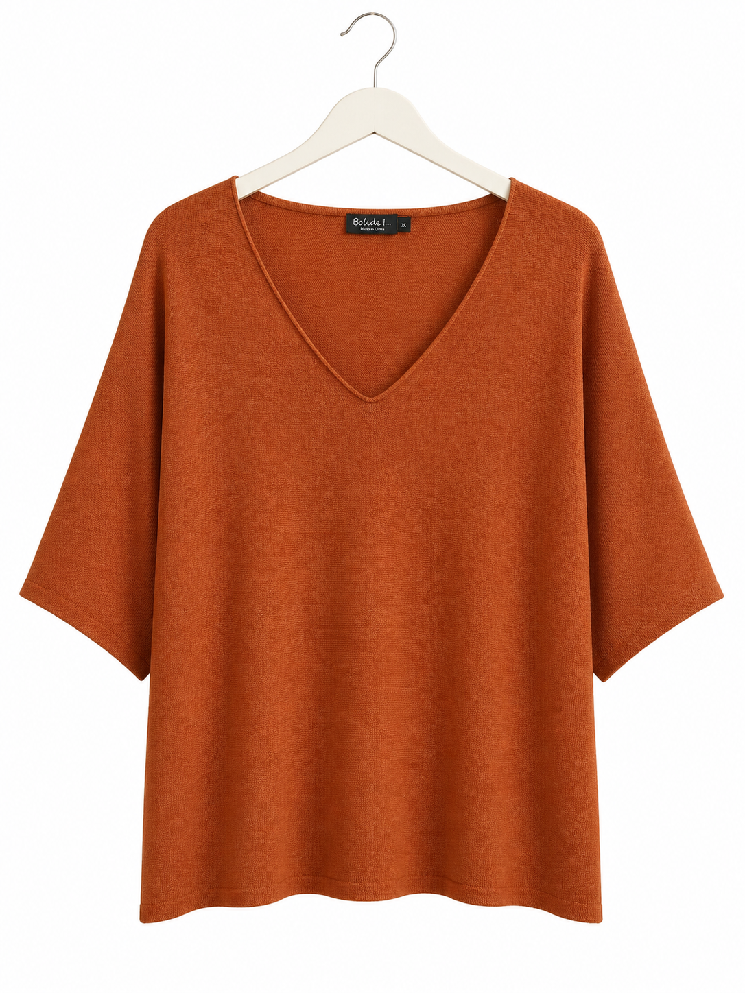 Pull Bolide cognac - image générée par IA
