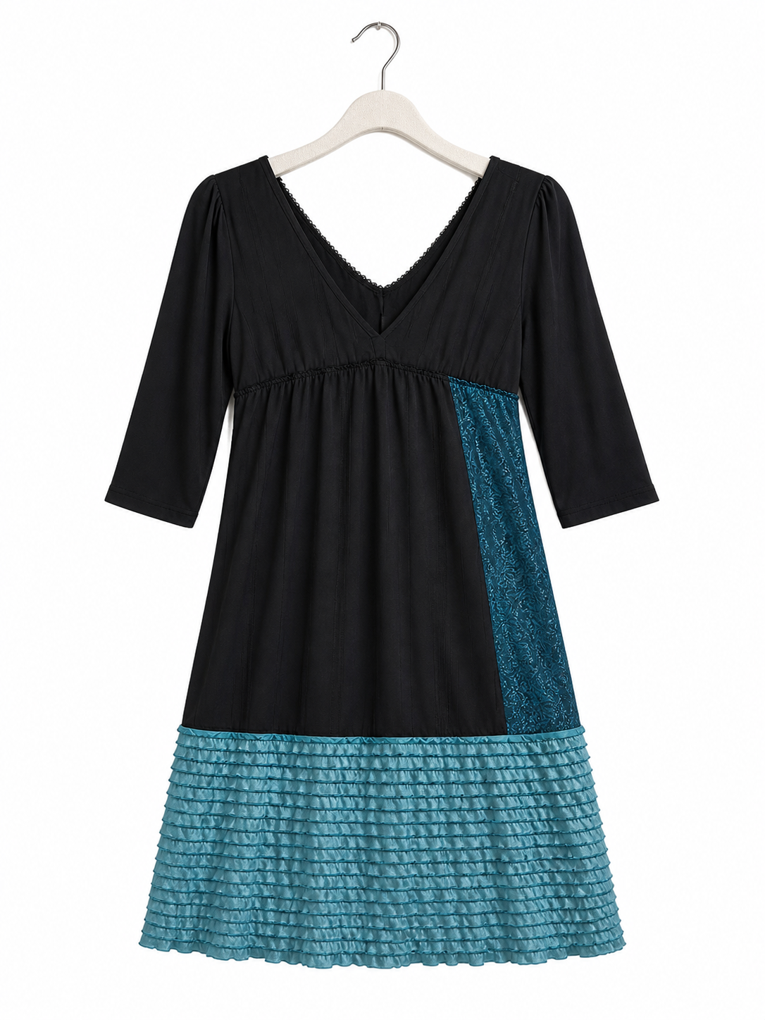 Robe bicolore Slak noir et bleu - image générée par IA