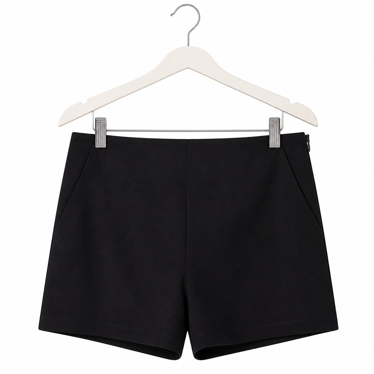 Short noir Zara Basic - image générée par IA
