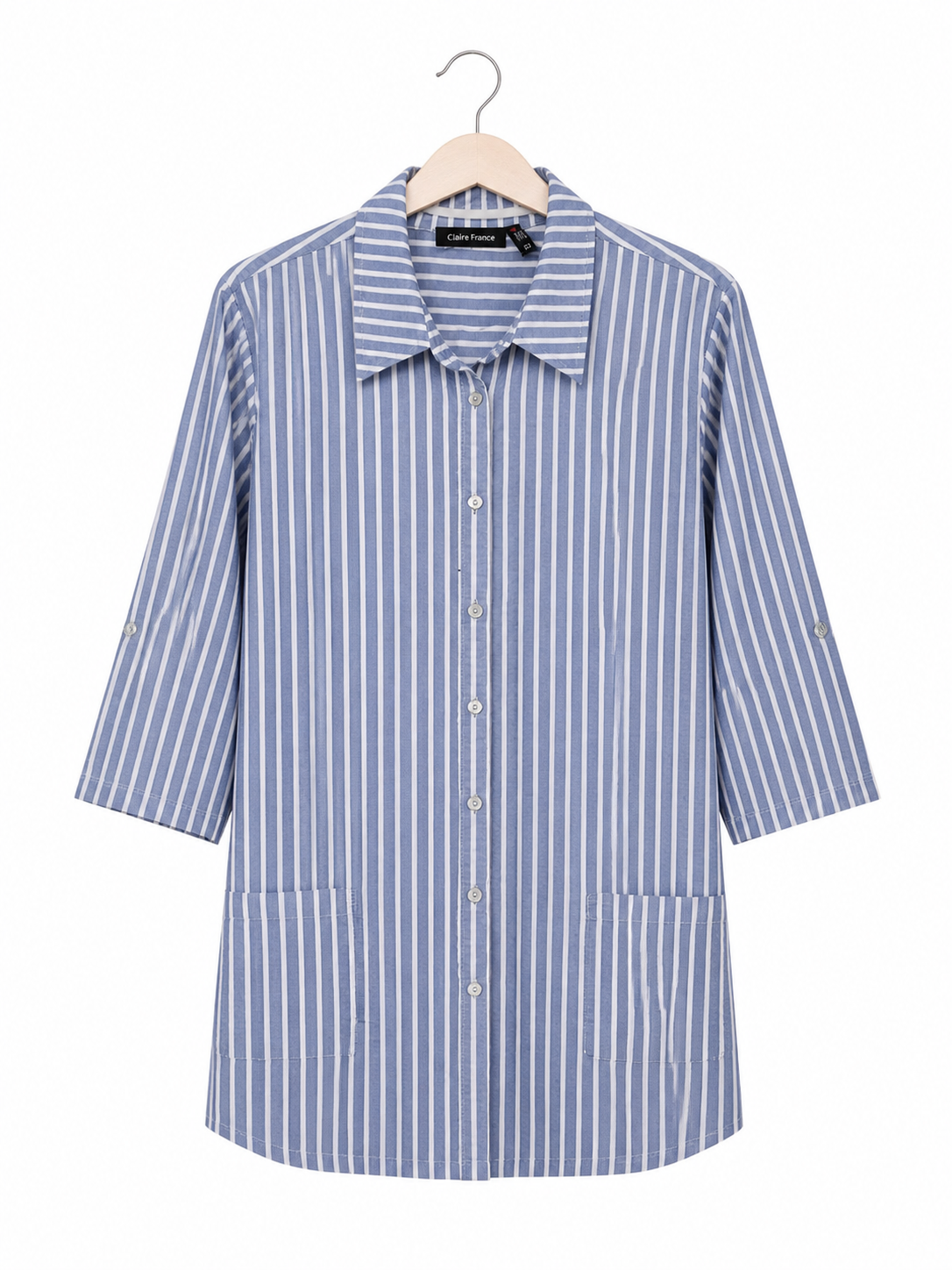Chemise rayée Claire France bleue - image générée par IA