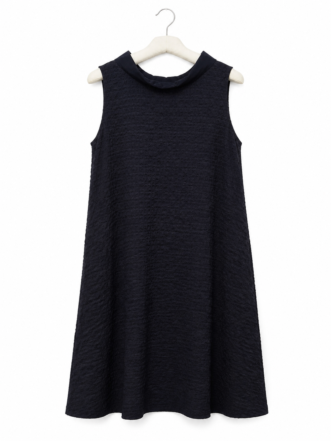 Robe texturée Joseph Ribkoff noire - image générée par IA