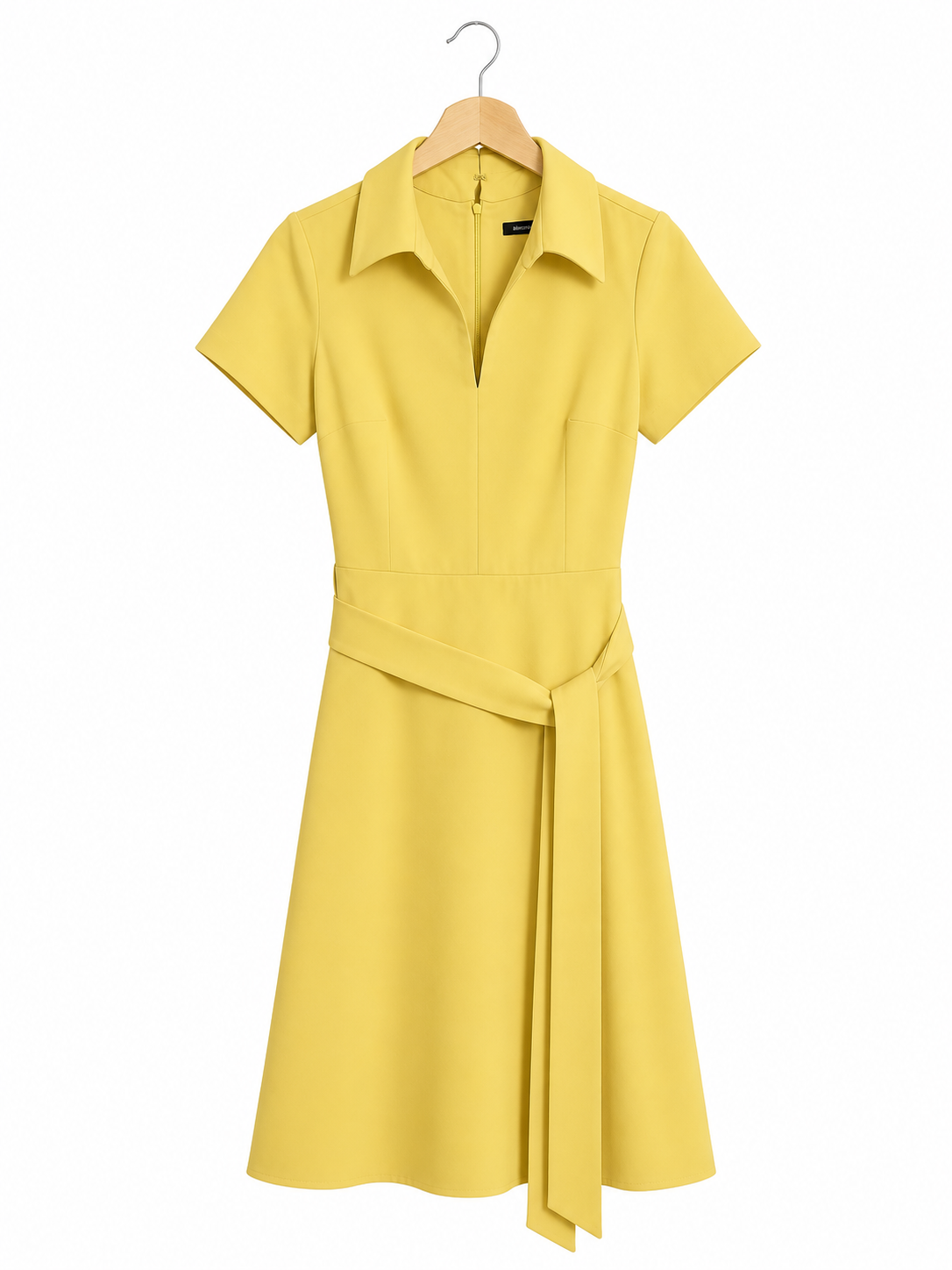 Robe Editions de Robes jaune - image générée par IA
