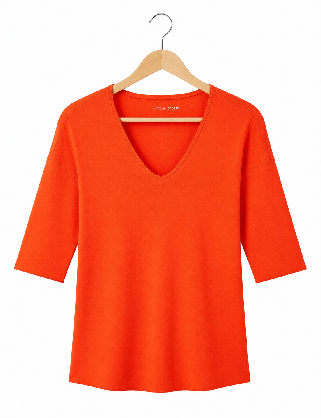 T-shirt Marc Cain Sports orange - image générée par IA