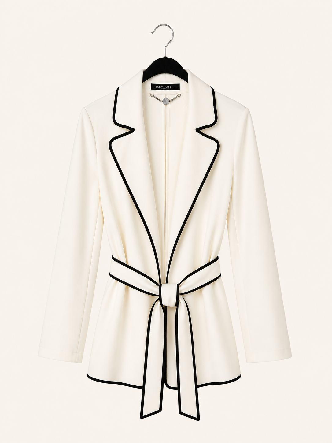 Blazer Marc Cain ivoire - image générée par IA