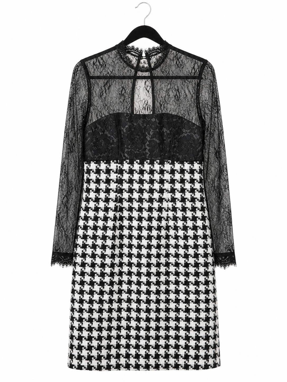 Robe dentelle et carreaux noir et blanc - image générée par IA
